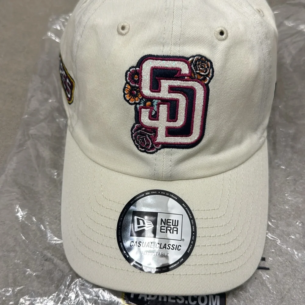 NWT!! Never worn Padres City Connect adjustable casual classic New Era hat - Picture 2 of 7